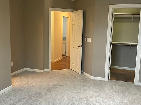 3rd image of 10007 Brentwood Cir