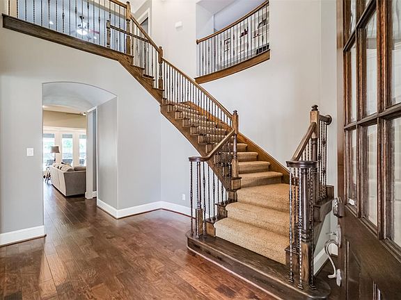 4th image of 25502 Greenwell Springs Lane