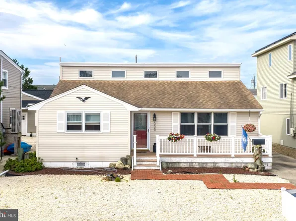 270 N 3rd St, Surf City, NJ 08008