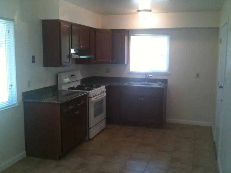 6040 Hilltop Dr — Photo 2