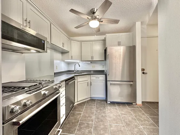 7500 Cahill Rd APT 310C, Edina, MN 55439