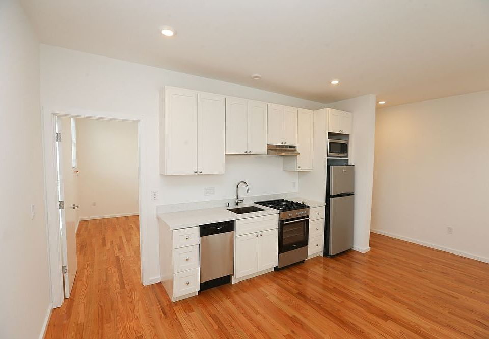 1st image of 3256 21st St APT 405