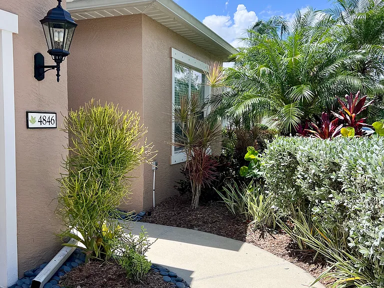 4846 Lake Breeze Ter — Photo 3