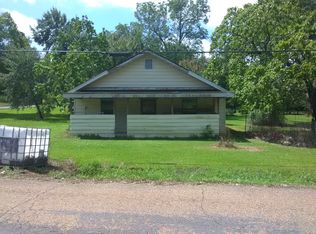 109 W 1st St, Whelen Springs, AR 71743