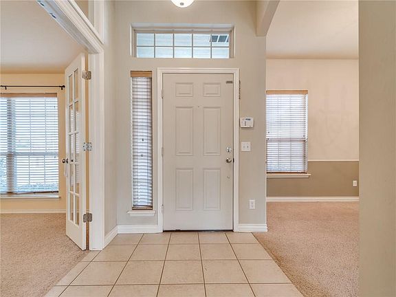 4th image of 2412 Lone Oak Dr