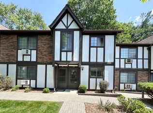38 Brittany Dr, Middletown, NY 10940