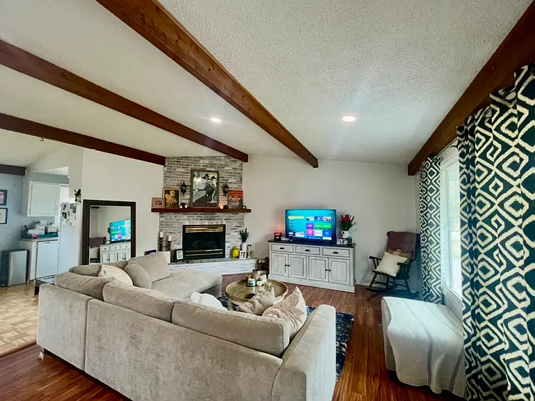 564 N Denali St — Photo 5