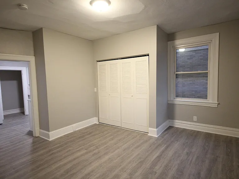 2841 Centre Ave #10 — Photo 3