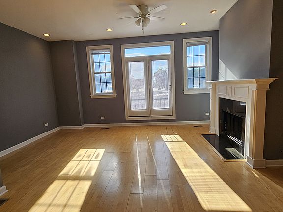 3rd image of 511 N Hartland Ct #2N