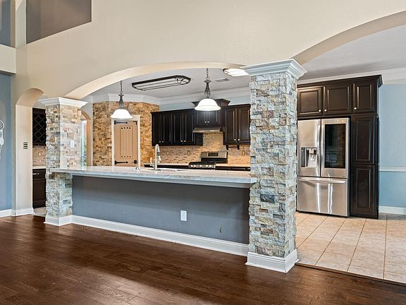3rd image of 16438 Beewood Glen Dr