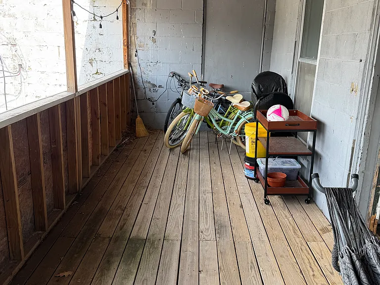 131 Erie St #B — Photo 8