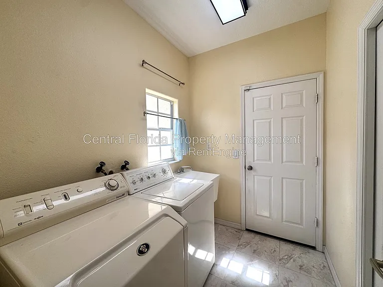 140 Moss Ln — Photo 21