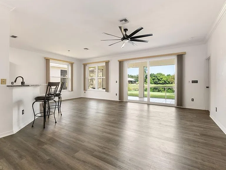 223 Stanhope Cir — Photo 3