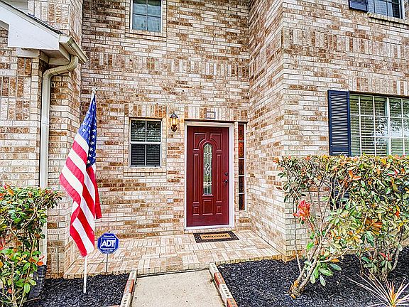 4th image of 2707 Riverhollow Ln