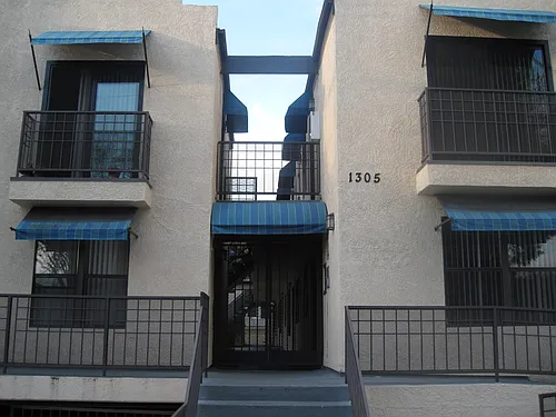 1305 Stanley Ave #15 Photo 1