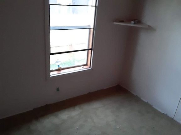 3rd image of 507 6th Ave E