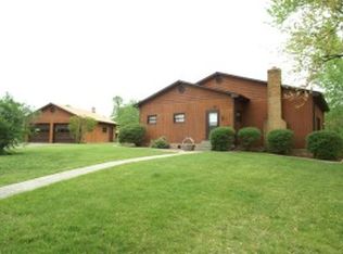 311 Surrey Dr, Huddleston, VA 24104