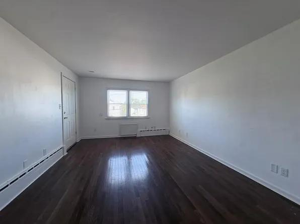 641 Newhall St, Hamden, CT