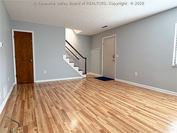 4th image of 12 Briar Hill Rd