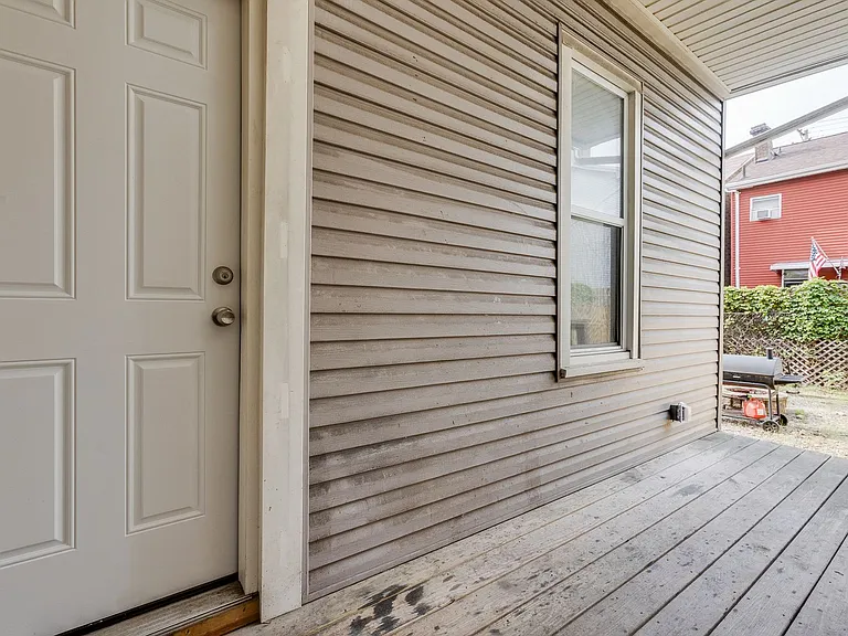 819 Proctor Way — Photo 17