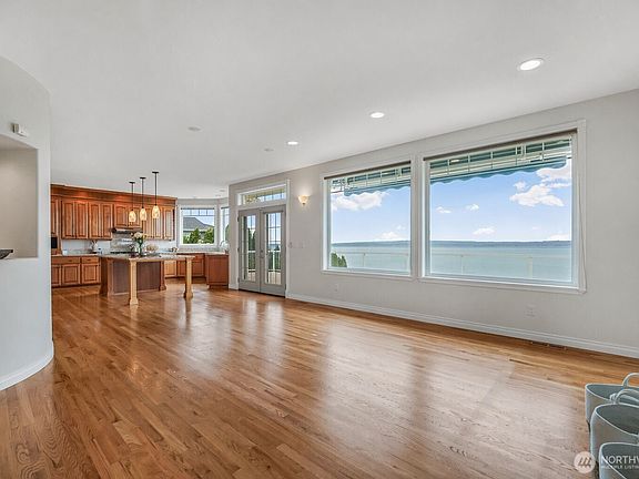 5th image of 1411 Crestview Drive