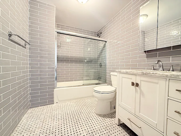 160 Parkside Ave #1H — Photo 9