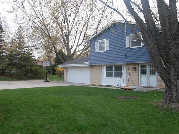Front Yard with swings
