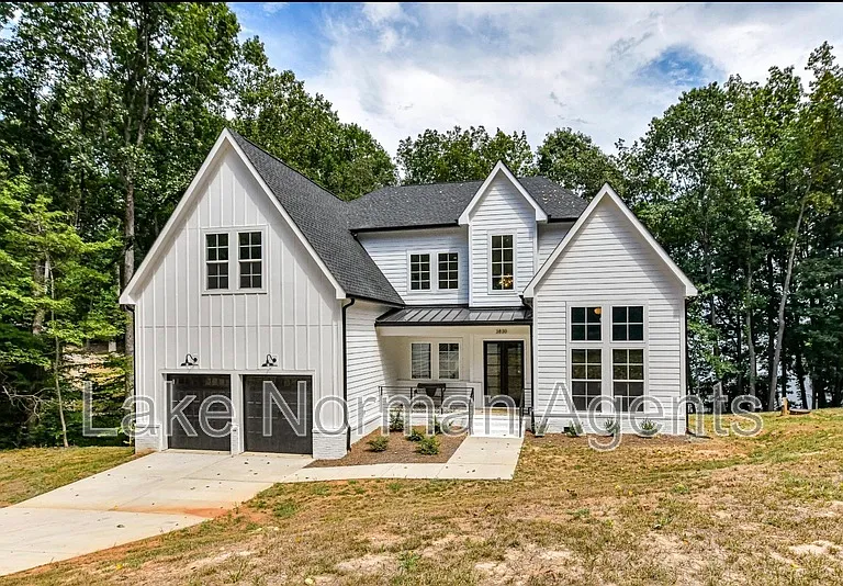 3830 Mill Run — Photo 2