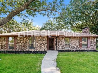 402 Ash Ln, Lancaster, TX 75146