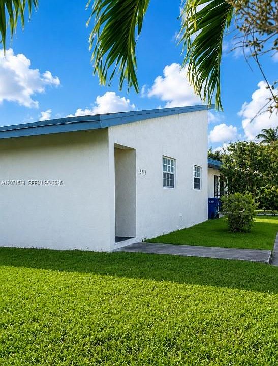 1st image of 28012 SW 140th Ct