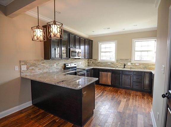 2nd image of 3312 Beaumont Centre Cir