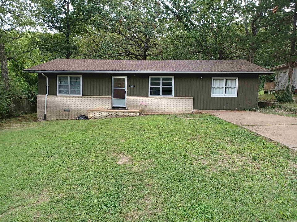 1st image of 1302 Pavilion Ln