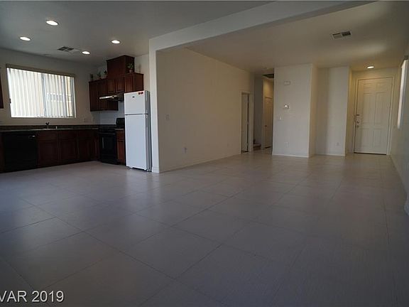 3rd image of 5328 Magnolia Crossing St