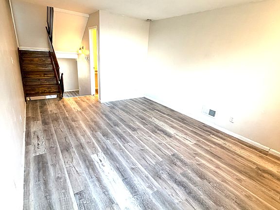 4th image of 9096 N 95th St #A