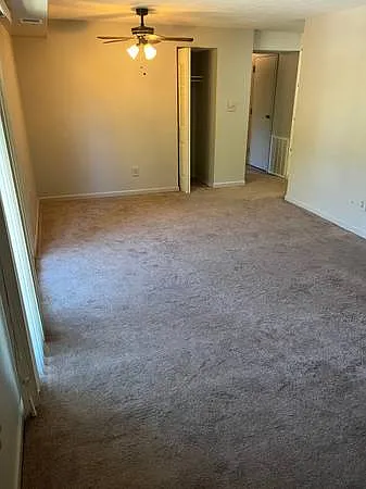 2 bed, 920 sqft, $1,150 — Photo 2