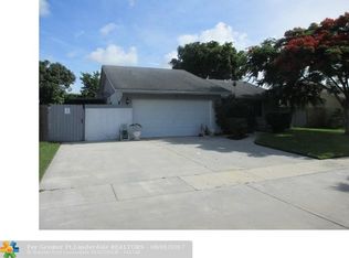 9655 Saddlebrook Dr, Boca Raton, FL 33496