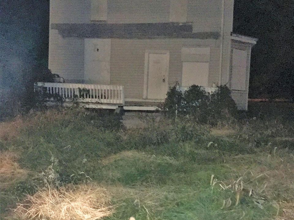 2nd image of 1668 Genessee Ave