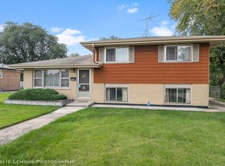 10332 Leslie Ln, Chicago Ridge, IL 60415