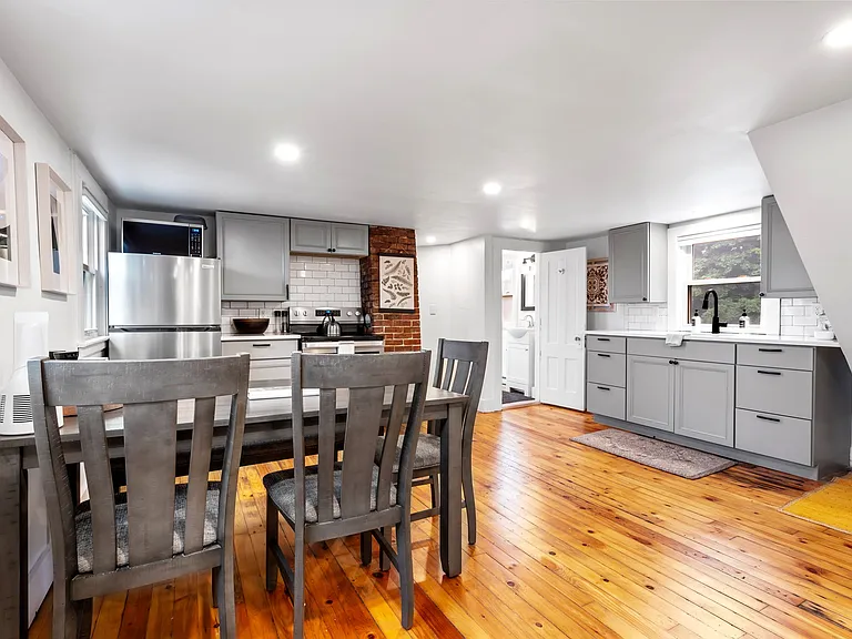 2 Sargent St #3 — Photo 6