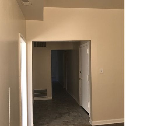 4th image of 351 S Homan Ave #3