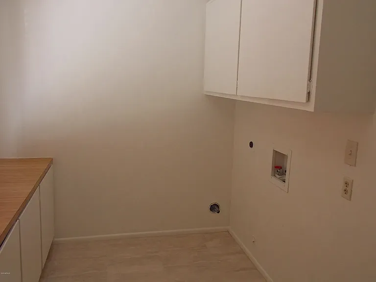 219 W Wagoner Rd — Photo 19