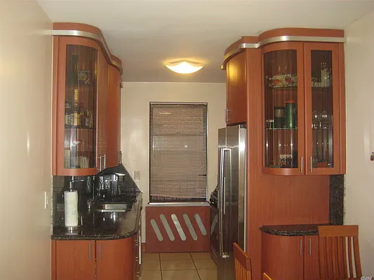 Sold by Advantage Realty of Forest Hills Inc | media 4