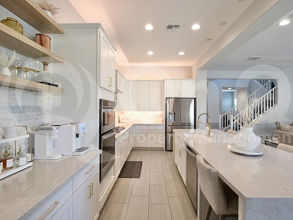 3rd image of 2715 S Eastridge