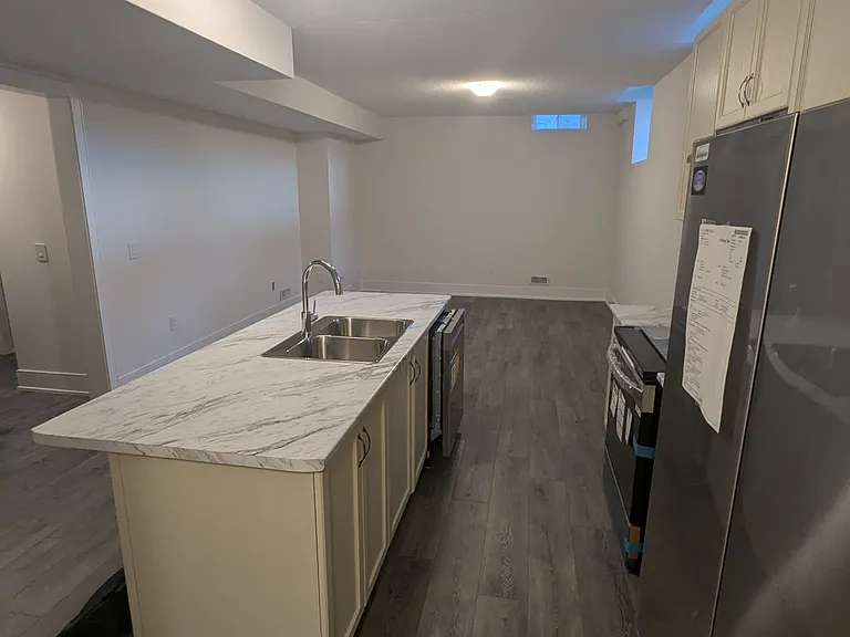193 Rowe St #BASEMENT — Photo 11