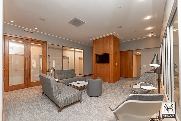 Rented by New York Residence | media 34