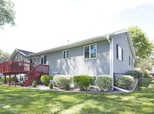 513 Naragansett Ave, Baraboo, WI 53913