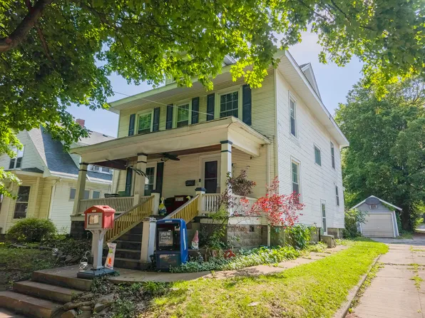 1016 N Market St, Mount Carmel, IL 62863