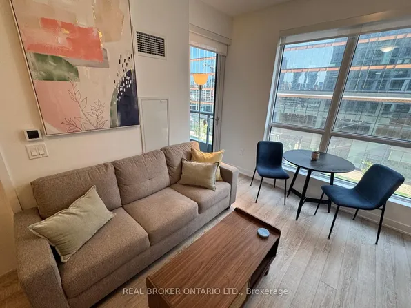 15 Richardson St #420, Toronto, ON M5A 4J9