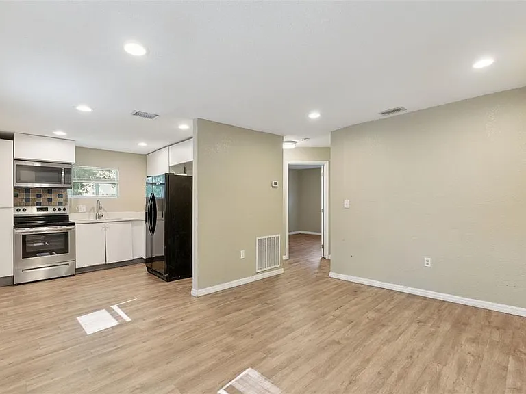 5000 Huppel Ave — Photo 7