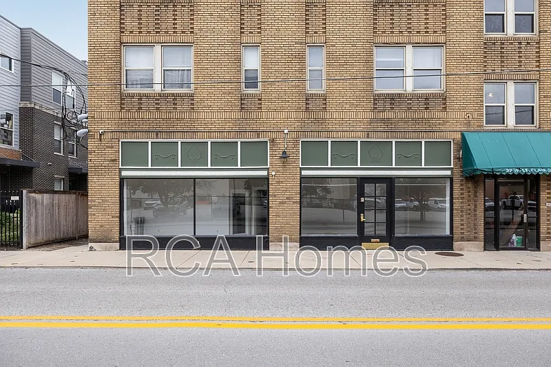 33 W Saint Clair St